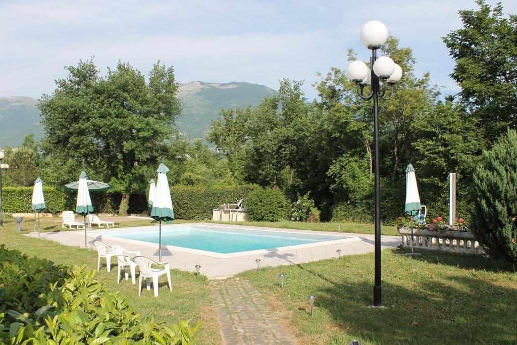 Residence La Piscina Isola del Gran Sasso dʼItalia Eksteriør bilde